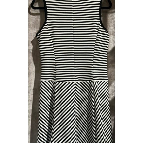Beige by ECI Black White Striped Sleeveless Fit Flare Horizontal Diagonal Dress - Picture 4 of 12